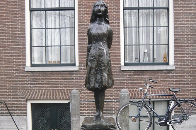 2-Hour Private Anne Frank Walking Tour with Drink - Why this walk adds meaning to Anne Frank’s story