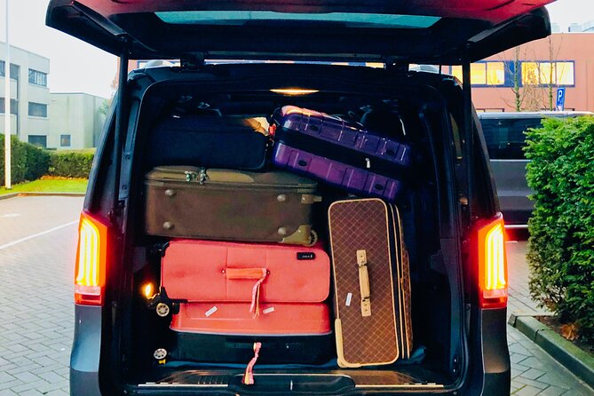 Airport Private Transfer: Schiphol Airport ↔ Amsterdam City - Communication and meeting instructions at Schiphol