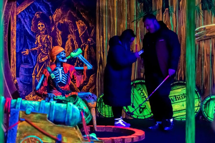 Aloha Amsterdam: 12-Hole Glow-in-the-Dark Mini-Golf - What the Aloha Amsterdam course is really like