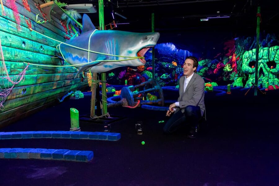 Aloha Amsterdam: 12-Hole Glow-in-the-Dark Mini-Golf - Why the venue works for groups