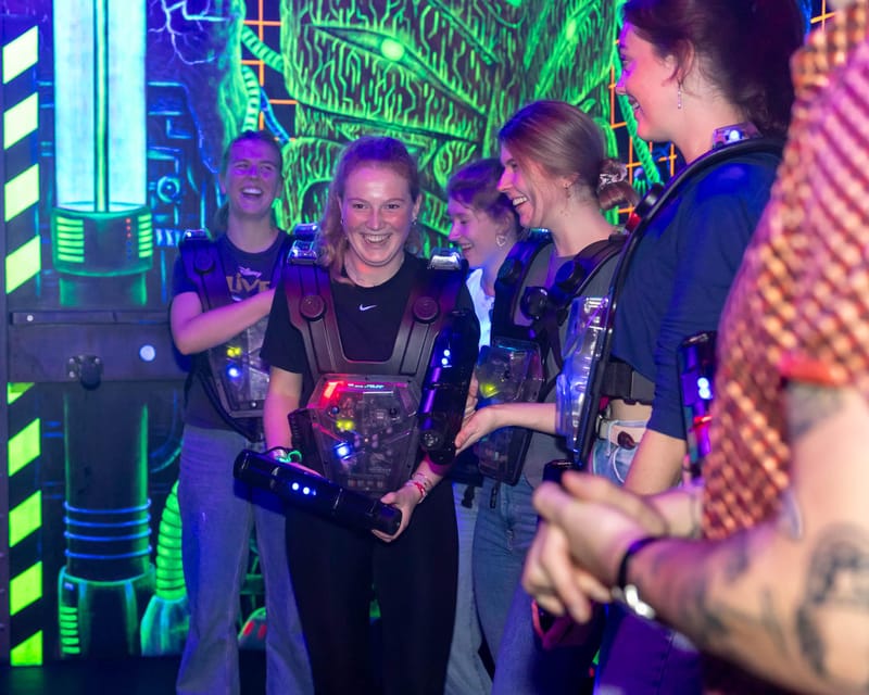Aloha Amsterdam: Laser Tag Experience - The UV jungle-bunker briefing room