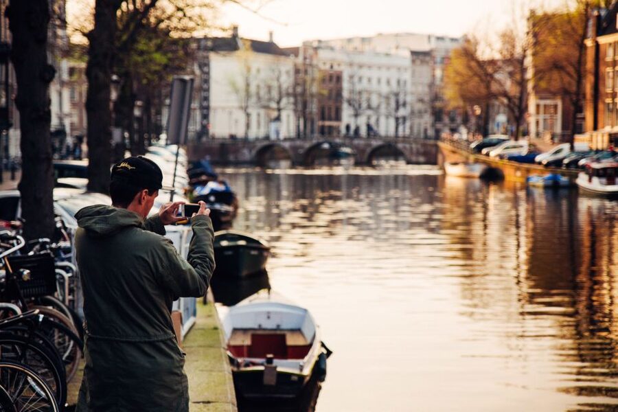 Amsterdam: 1.5-Hour Private Kick-Start Tour with a Local - Walking beyond the obvious tourist streets