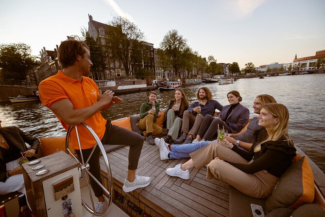 Amsterdam: 1-Hour Canal Cruise in the Evening - Canal museums and elegant interiors
