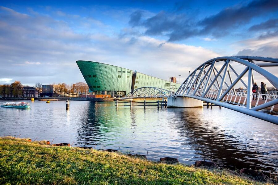 Amsterdam: 1-Hour Canal Cruise & NEMO Science Museum - Choosing the right departure point