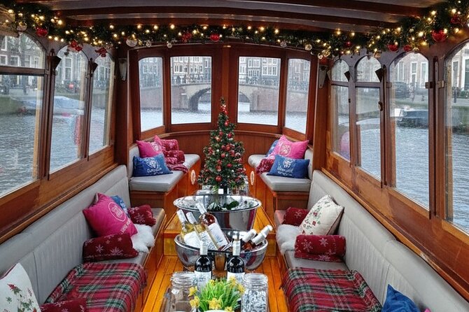 Amsterdam 1-Hour Canal Cruise With Live Guide - The Jordaan start gives you Amsterdam in one frame