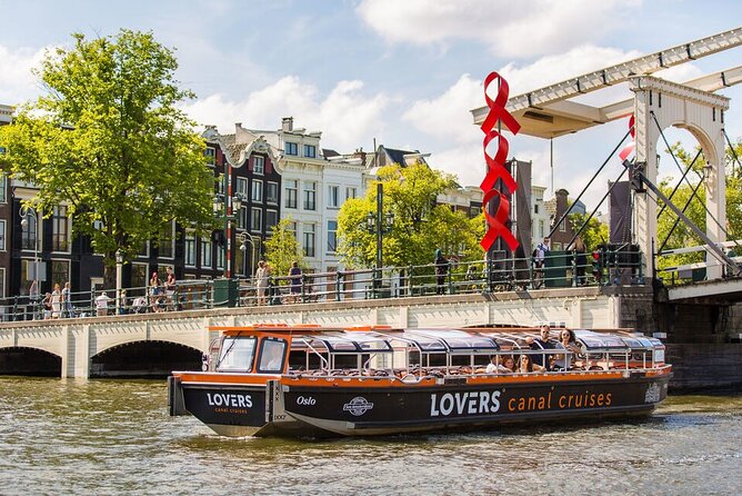 Amsterdam 1h Canal Cruise by Semi-Open Boat with Audio Guide - Finding the dock near Centraal Station