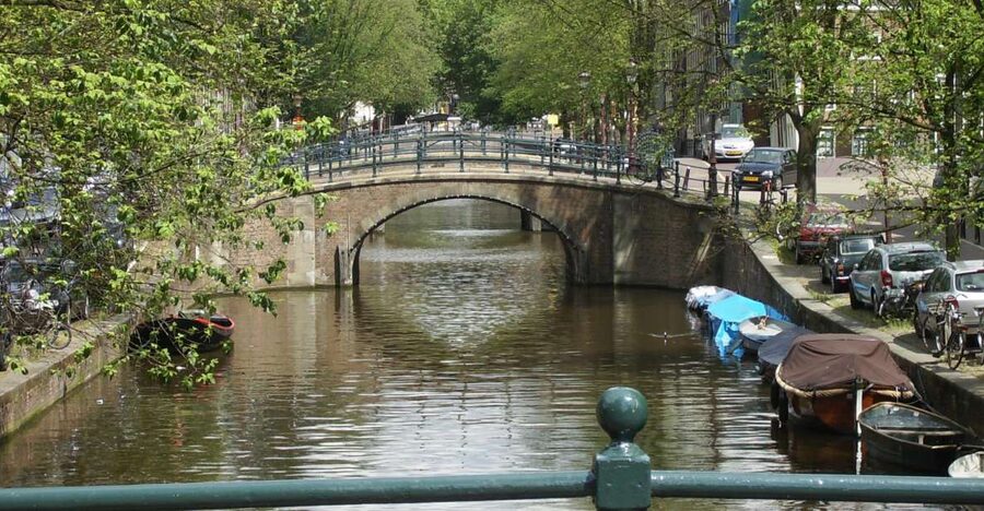 Amsterdam: 2.5-Hour Historic Private Walking Tour - Starting opposite Central Station