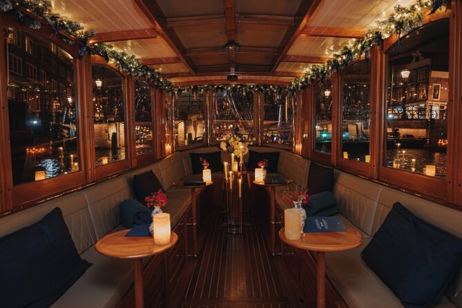 Amsterdam: 2-Hour Canal Cruise incl. Drinks & Dutch Snacks - From the Hermitage area to the Munt Tower