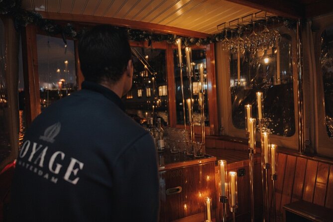 Amsterdam: 2-Hour Canal Cruise incl. Drinks & Dutch Snacks - Snacks, drinks, and the pace of the ride
