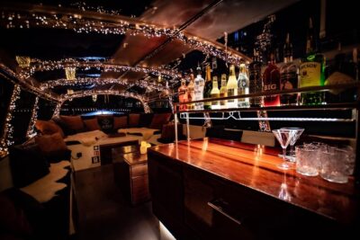 Amsterdam 2-Hour Evening Cruise With Live Guide and Bar