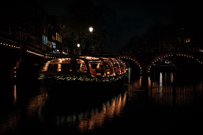 Amsterdam 2-Hour Evening Cruise With Live Guide and Bar - Crossing the Amstel to the Skinny Bridge