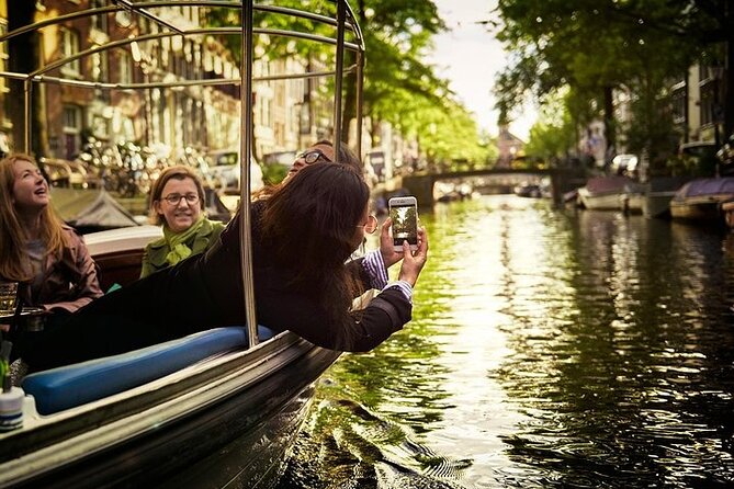 Amsterdam 2-hour Private Canal Cruise with Live Guide and Drinks - Why a private boat changes the Amsterdam experience