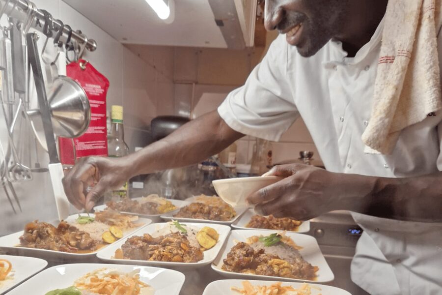 Amsterdam: 3-course dinner party at secret pop-up restaurant - Three Jamaican courses with a story between each one