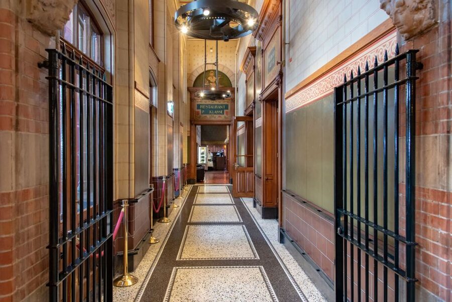 Amsterdam: 3-Course Meal in Historic 1st Class Waiting Rooms - Should you book this Amsterdam meal?