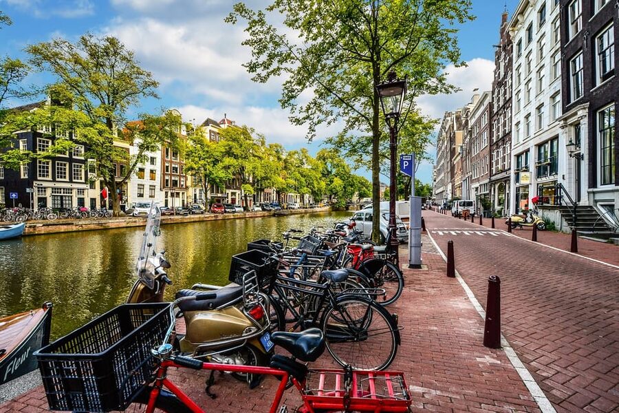 Amsterdam: 3-Hour Private Bike Tour of the City Center - Museum Quarter and the city’s major art museums