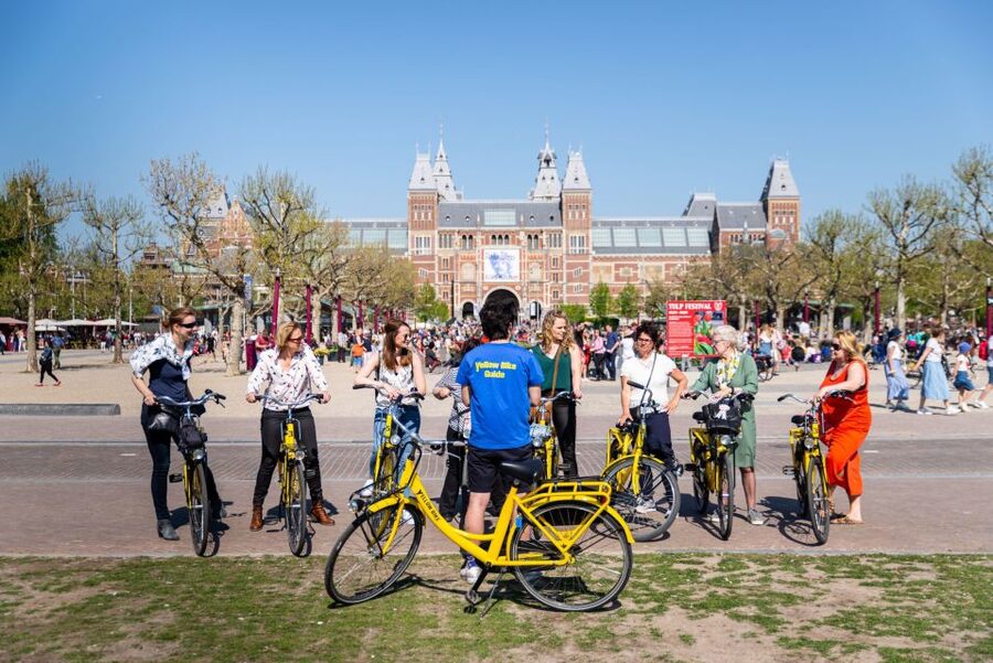 Amsterdam: 3h E-Bike Tour with break - The break and the weather question