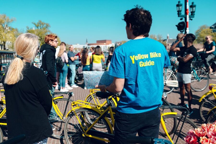 Amsterdam: 3h E-Bike Tour with break - How the guides shape the experience