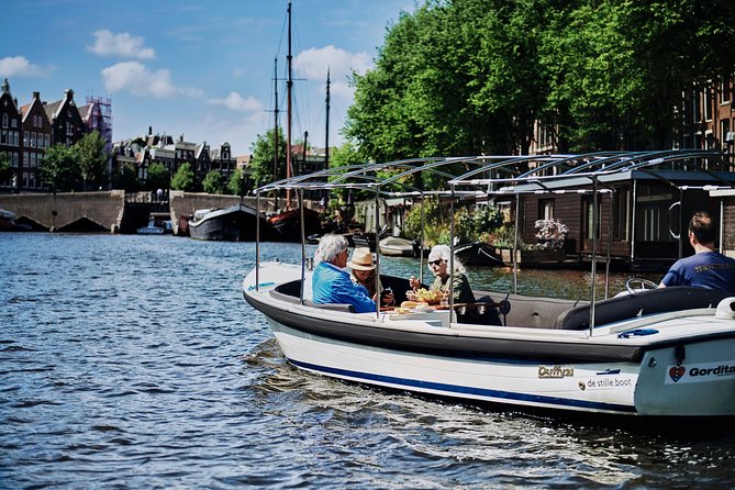 Amsterdam: 60-Minute Guided Private Canal Cruise with Drinks - Is $100.38 per person a fair price?