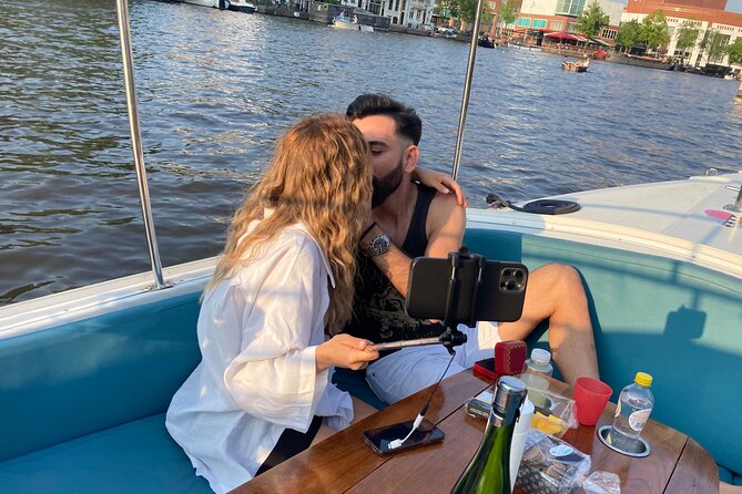 Amsterdam 90-min Private Canal Cruise with Live Guide and Drinks - Why a private canal cruise works so well in Amsterdam