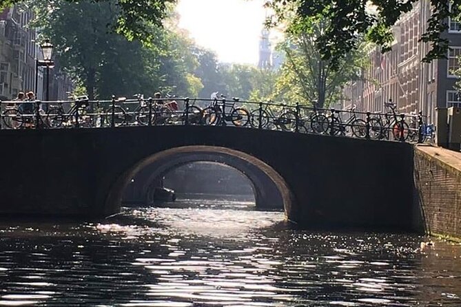 Amsterdam 90-min Private Canal Cruise with Live Guide and Drinks - Monet’s canal and the changing light