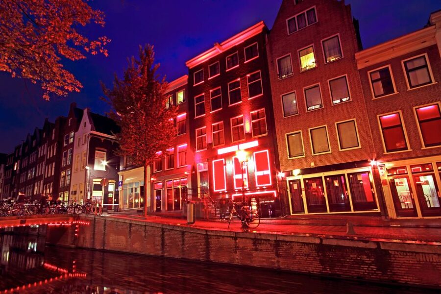 Amsterdam: After Dark Red Light District Tour - Oude Kerk and the oldest part of Amsterdam