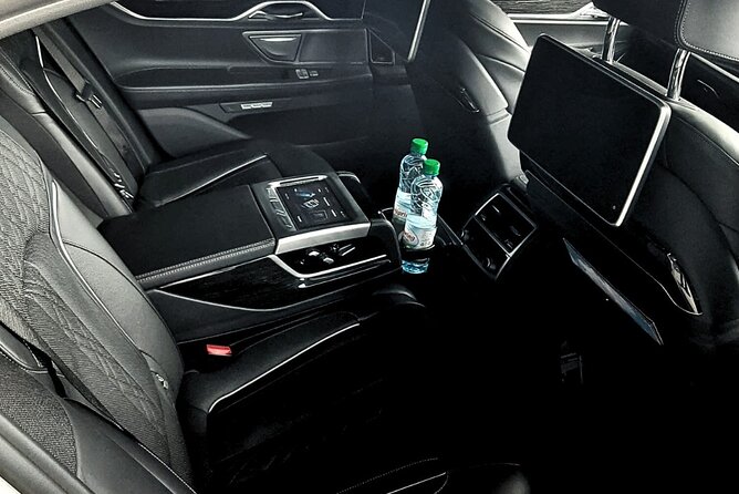 Amsterdam Airport & Non-Airport Private Transfer to City Center - What the 4.6 rating tells you