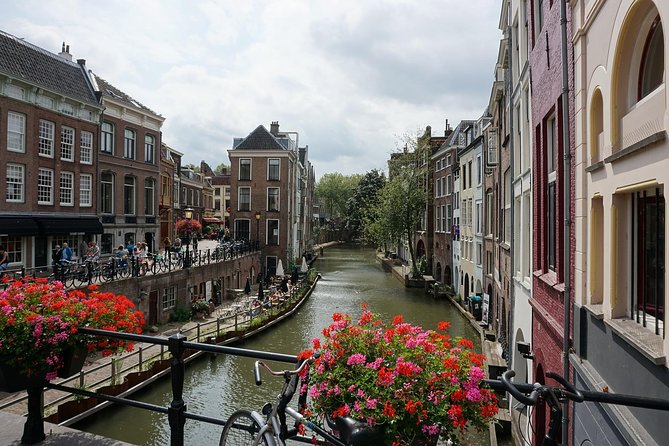Amsterdam Airport Schiphol & Amsterdam City to Utrecht - The Airport Meeting Point and Direct Departure