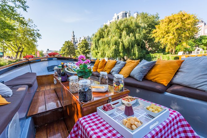 Amsterdam All-Inclusive 90-Minutes Heated Cruise by Captain Jack - Why a canal cruise is one of Amsterdam’s best first looks