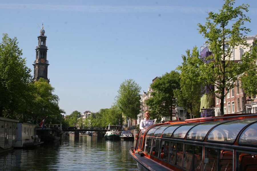 Amsterdam: Amsterdam Dungeon and Canal Cruise Entry Ticket - Why you should reserve the cruise time
