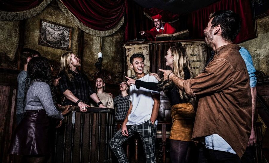 Amsterdam: Amsterdam Dungeon Entrance Ticket - Amsterdam’s grim past becomes live theater