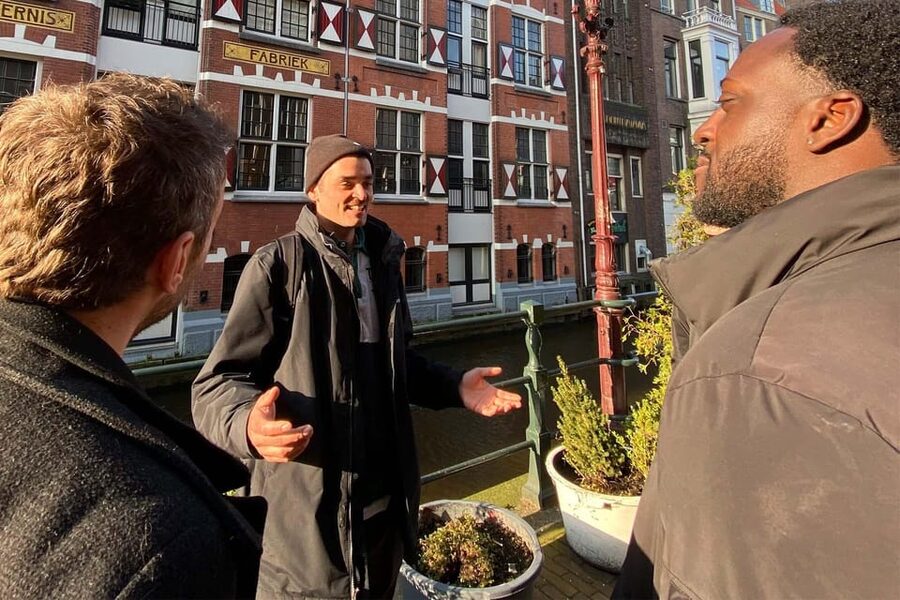 Amsterdam: Anne Frank Guided Small Group Walking Tour - Nieuwezijds Voorburgwal and the city beyond the diary