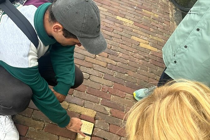 Amsterdam: Anne Frank Small Group Walking Tour - The walk to Prinsengracht