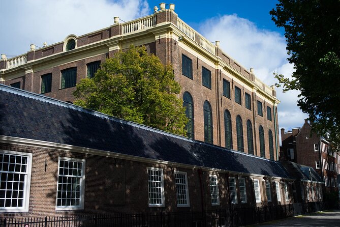 Amsterdam : Anne Frank Tour in EN/DE/IT/ES - Guides, language, and the storytelling style
