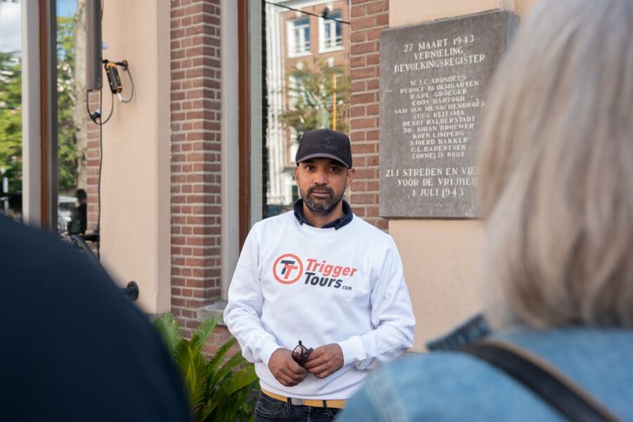 Amsterdam: Anne Frank Walking Tour - Nieuwmarkt, Lastage, and the city under occupation