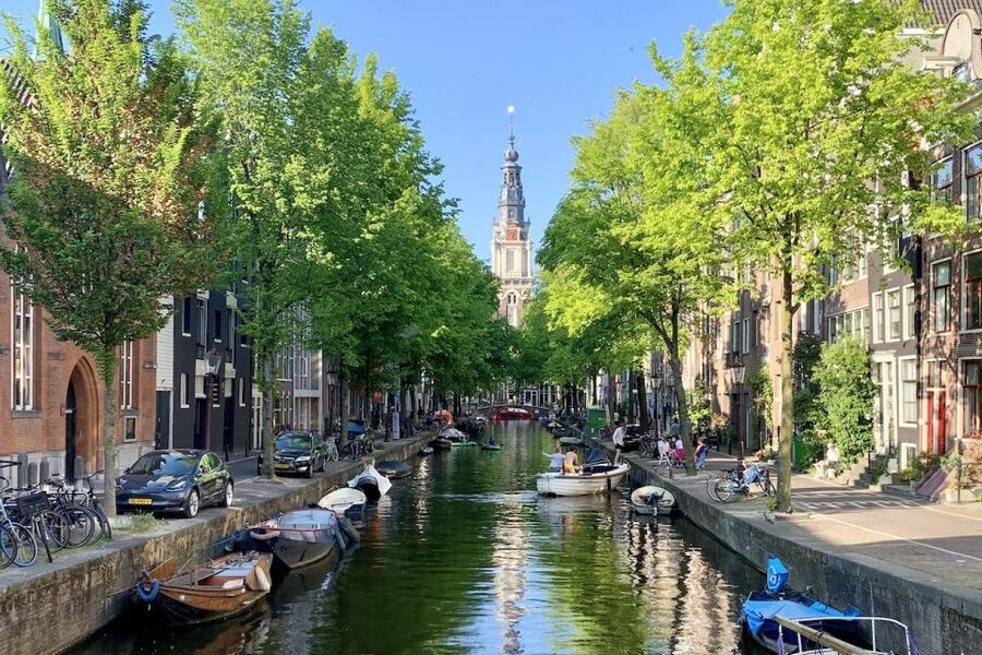 Amsterdam: Anne Frank Walking Tour - Guided in EN/DE/IT/ES - National Holocaust Names Monument: a powerful finish