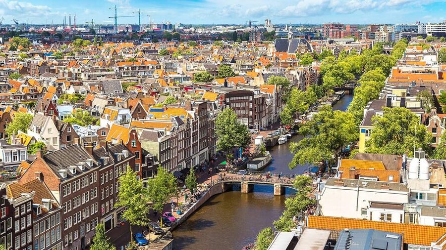 Amsterdam Audioguide - TravelMate app for your smartphone - Price, access, and who gets the best value