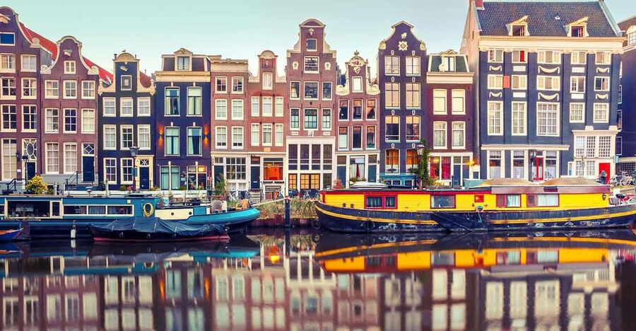 Amsterdam Audioguide - TravelMate app for your smartphone - Canals, food, and the city introduction