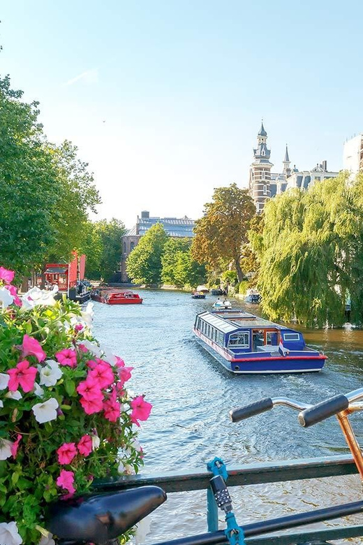 Amsterdam Audioguide - TravelMate app for your smartphone - Audio, transcripts, quizzes, and offline use