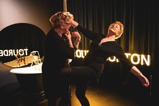 Amsterdam: Behind the Scenes Strip Club Tour with Ex-Sex Worker - Asking frank questions about sex work