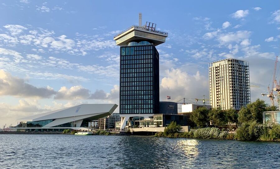 Amsterdam: Bike Tour (Noord) in German or English - What the private format means for your day