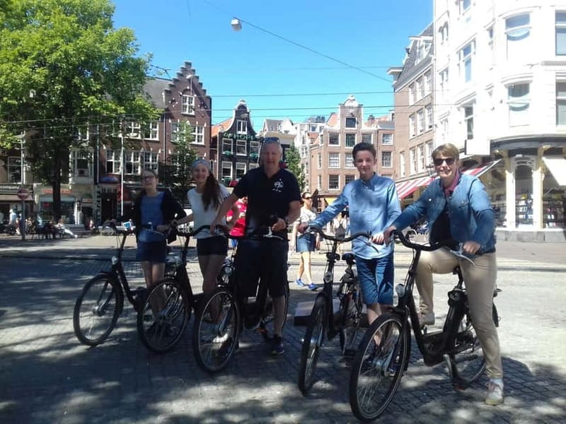 Amsterdam bike tour with a French-speaking guide local! - Why a bicycle is the right introduction to Amsterdam