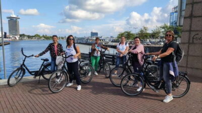 Amsterdam bike tour with a French-speaking guide local!