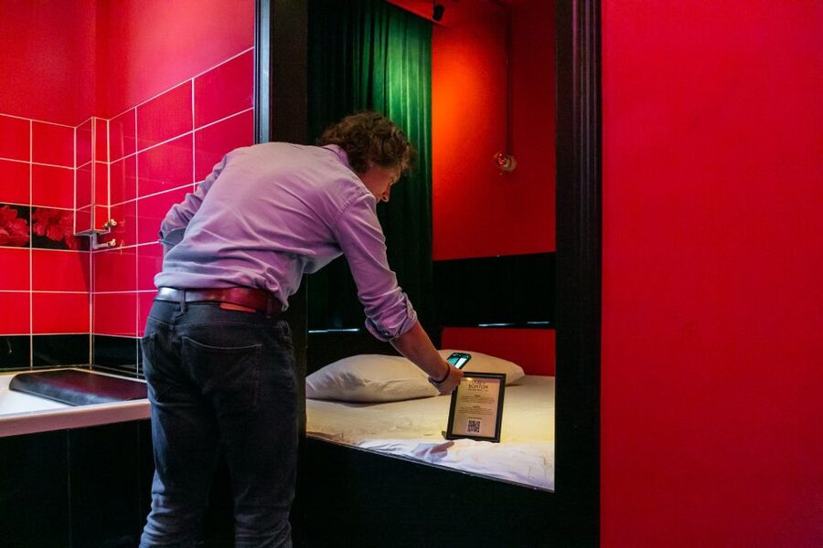 Amsterdam: Brothel Tour with Former Sex Worker - Exploring the Bonton Interior and VIP Rooms