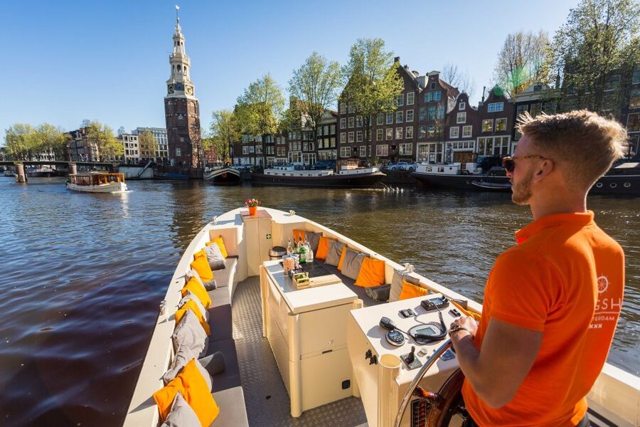 Amsterdam: Canal Belt Private Beer Boat Tour - Should you book the Amsterdam beer boat?