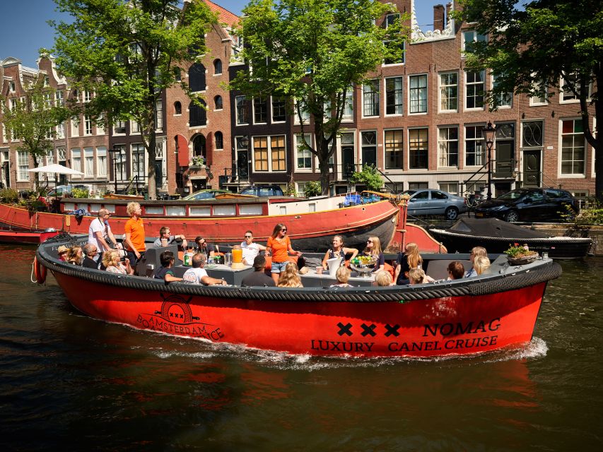 Amsterdam: Canal Belt Private Beer Boat Tour - What the views are really like