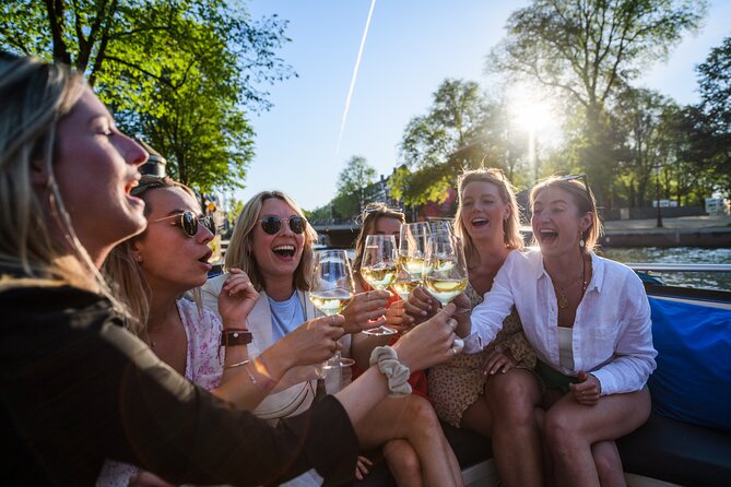Amsterdam: Canal Booze Cruise with Unlimited Drinks Option - The crew can make or break the hour
