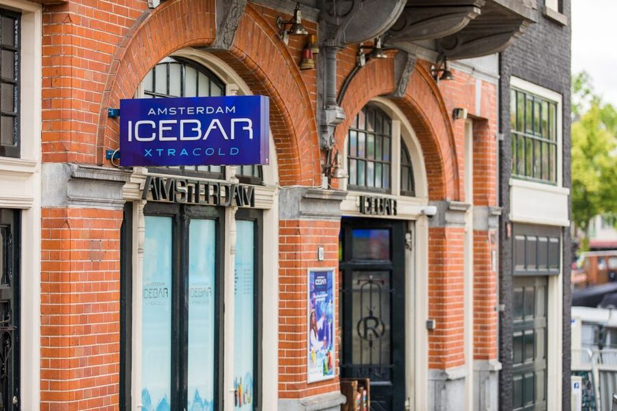 Amsterdam: Canal Cruise and Entrance to Xtracold Icebar - Why this pairing works in Amsterdam