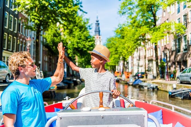 Amsterdam Canal Cruise in Open Boat with Unlimited Drinks Option - What the smaller boat adds