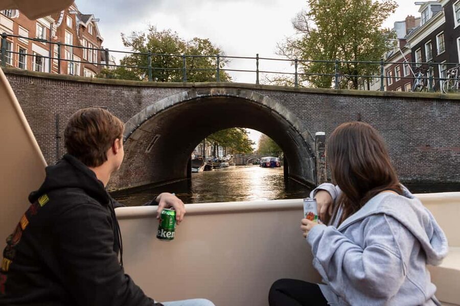 Amsterdam: Canal Cruise with Live Commentary & Audio Guide - Is $14 good value for 75 minutes?