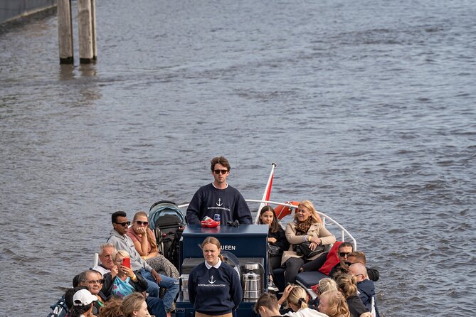 Amsterdam Canal Cruise with Live guide & Two drinks - Central St. - Why the small canals make the ride worthwhile